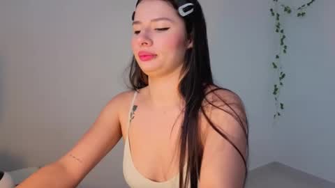 Mia adams  online show from November 13, 2025, 7:02 pm