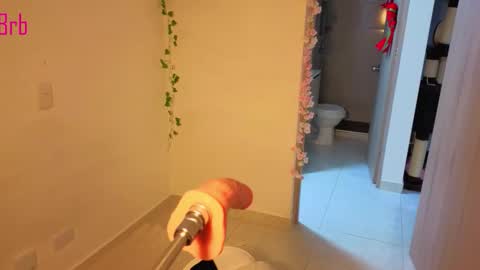 Mia adams  online show from November 17, 2025, 2:28 am