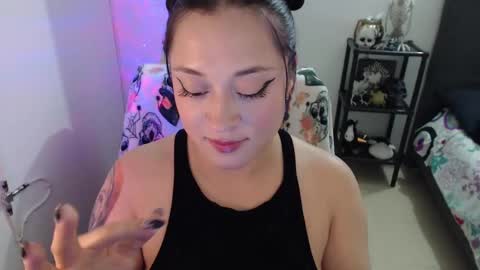 mia online show from February 8, 2025, 1:11 am