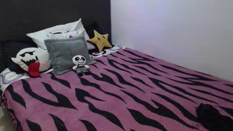 mia online show from October 22, 2025, 12:44 am