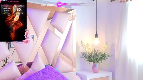 Mia online show from October 11, 2025, 12:58 pm