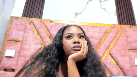 Mia online show from April 8, 2026, 11:32 am