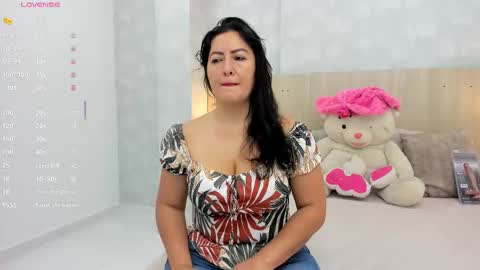 Mia Aristizabal online show from September 21, 2025, 11:23 am