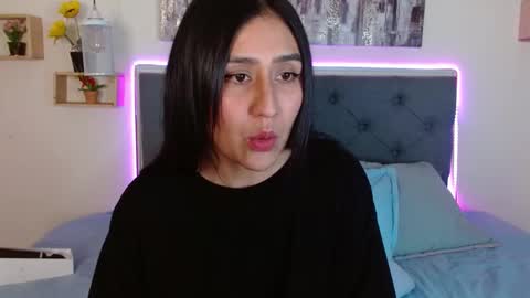 M I A  A Y R A online show from September 30, 2025, 3:39 pm