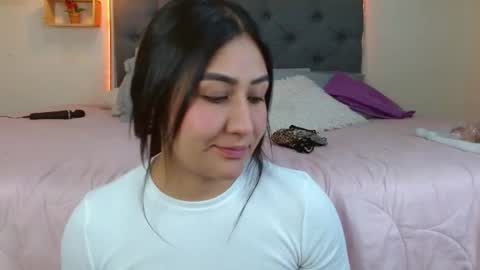 M I A  A Y R A online show from November 23, 2025, 3:45 pm