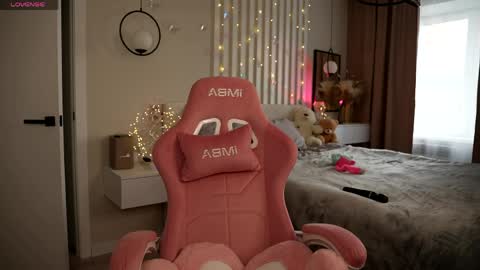 Just call me Kitty online show from April 1, 2026, 8:59 am