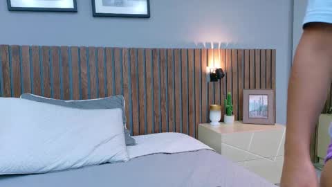 Mia Bellefort online show from February 21, 2026, 8:43 pm