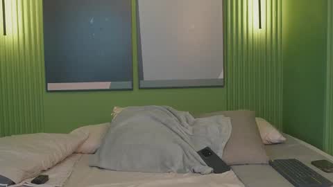 Belmont and Mia online show from April 18, 2026, 6:45 pm