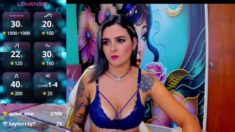 Snapshot of mia_bigtits_17 chatting on December 7, 2024, 6:59 pm Mia online show from December 7, 2024, 6:59 pm