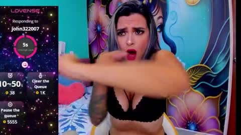 Snapshot of mia_bigtits_17 chatting on December 24, 2024, 2:54 am Mia online show from December 24, 2024, 2:54 am