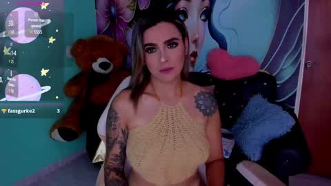 Snapshot of mia_bigtits_17 chatting on April 19, 2026, 7:27 pm Mia online show from April 19, 2026, 7:27 pm