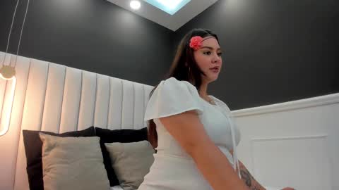Mia online show from March 7, 2025, 11:29 am