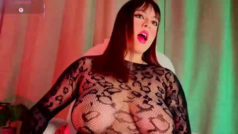   online show from October 5, 2025, 4:00 am