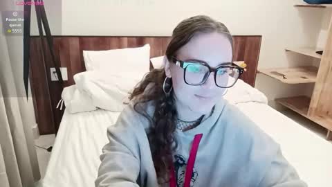 mia_boone online show from October 3, 2025, 2:19 am