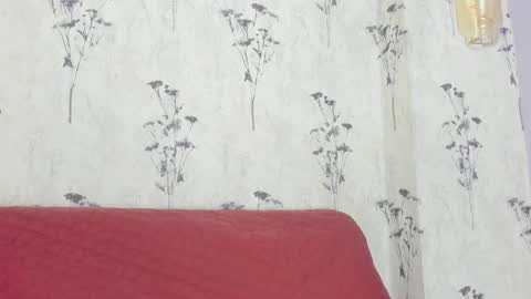 Mia  online show from January 9, 2025, 6:15 pm