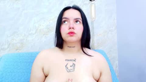 Mia  online show from October 9, 2025, 12:03 pm