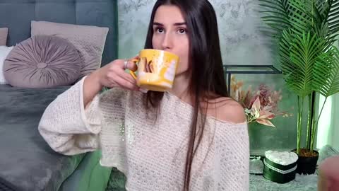 Freya Allen online show from December 12, 2024, 10:09 pm