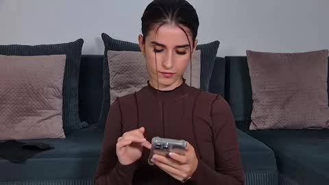 Freya Allen online show from November 14, 2025, 9:46 pm