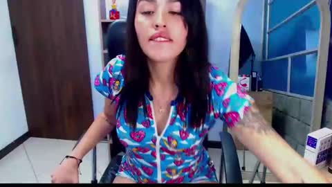 mia_charlothe online show from January 8, 2025, 6:41 am