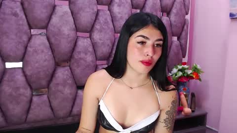 mia_charlothe online show from February 6, 2025, 2:44 am