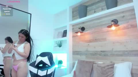 M I A  online show from February 3, 2026, 2:21 am