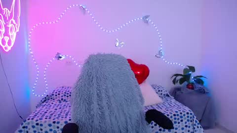 Snapshot of mia_cute_girl chatting on June 4, 2026, 12:00 pm mia_cute_girl online show from June 4, 2026, 12:00 pm