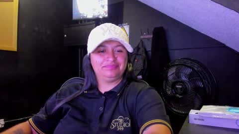 Mia daniela  online show from September 23, 2025, 2:14 am