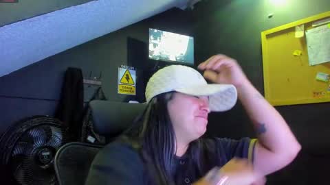 Mia daniela  online show from September 30, 2025, 3:00 am