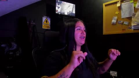 Mia daniela  online show from October 2, 2025, 2:29 am