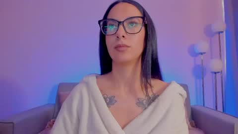 Sarah Luna online show from March 18, 2026, 6:22 pm