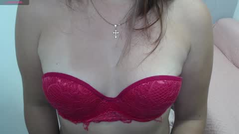 Mia online show from January 13, 2025, 3:47 pm