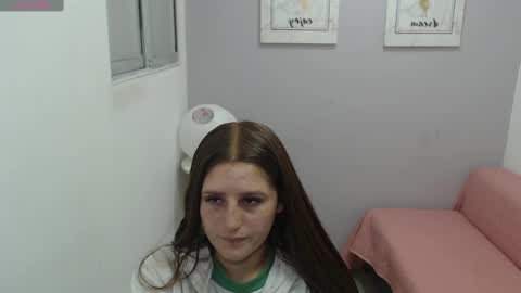 Mia online show from February 11, 2025, 12:58 pm