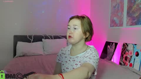 Mia online show from October 20, 2025, 2:34 am