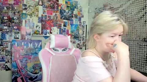 Mia online show from March 27, 2026, 3:23 am