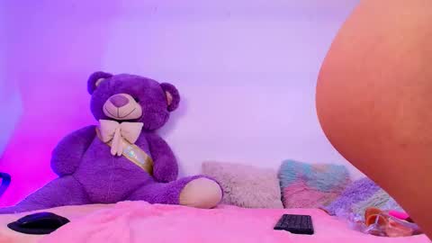 Mia flames online show from February 2, 2026, 8:29 pm