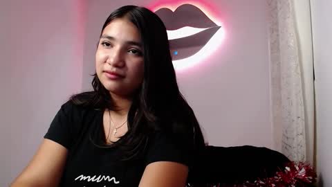 mia online show from December 22, 2025, 9:34 pm