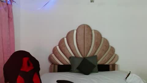 mia online show from January 10, 2026, 7:15 pm