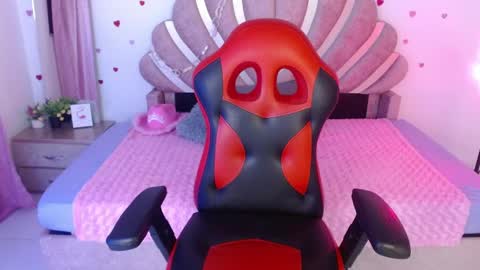 mia online show from April 6, 2026, 12:41 am