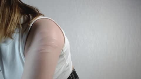 Snapshot of mia_foxie chatting on January 12, 2026, 3:06 pm Mia online show from January 12, 2026, 3:06 pm