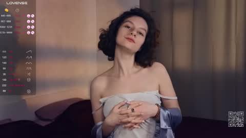 Mia  online show from March 9, 2025, 12:53 pm