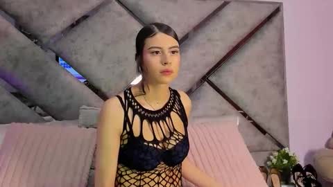 I am mia  online show from May 27, 2026, 11:29 am