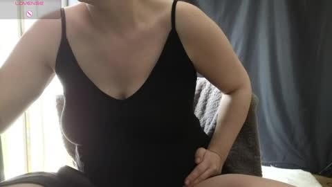 Snapshot of mia_g0ld chatting on May 1, 2026, 1:16 pm Golden ones online show from May 1, 2026, 1:16 pm