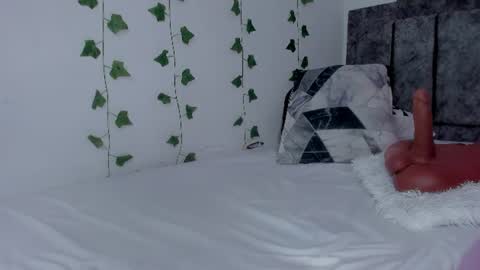 Snapshot of mia_garcia2 chatting on June 11, 2026, 2:53 am MIA online show from June 11, 2026, 2:53 am