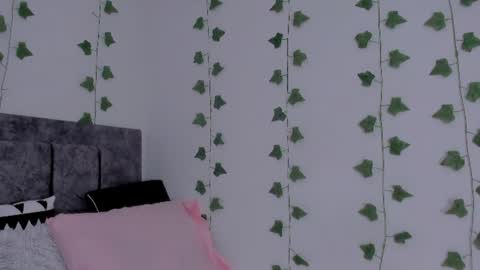 Snapshot of mia_garcia2 chatting on June 12, 2026, 9:35 pm MIA online show from June 12, 2026, 9:35 pm