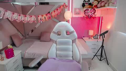 mia_garcia28 online show from February 17, 2026, 8:26 pm