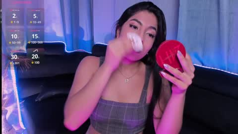 Mia online show from January 5, 2025, 3:45 pm