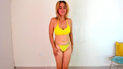 Snapshot of mia_hansper chatting on January 15, 2025, 2:27 am Mia online show from January 15, 2025, 2:27 am