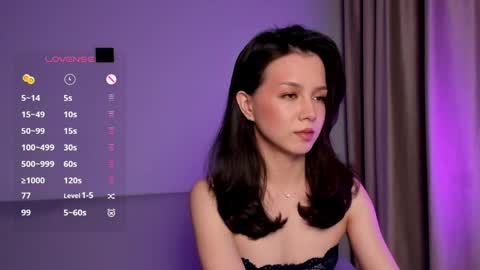 Mia online show from April 8, 2026, 3:23 pm