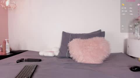 Snapshot of mia_holson chatting on March 31, 2026, 3:01 pm I am Mia online show from March 31, 2026, 3:01 pm