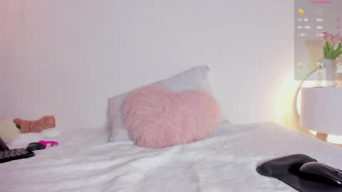 Snapshot of mia_holson chatting on April 9, 2026, 12:10 pm I am Mia online show from April 9, 2026, 12:10 pm